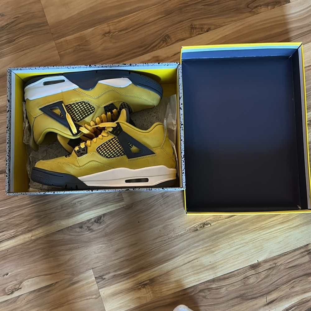 Air Jordan 4 Lightning Retro GS Sneakers (w/ original box)